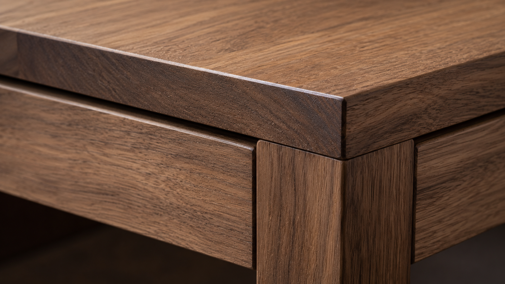 Detail furniture kayu solid dengan finishing natural